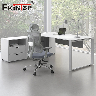 환경 친화적 인 재료로 된 L 모양의 백색 행정 사무실 책상